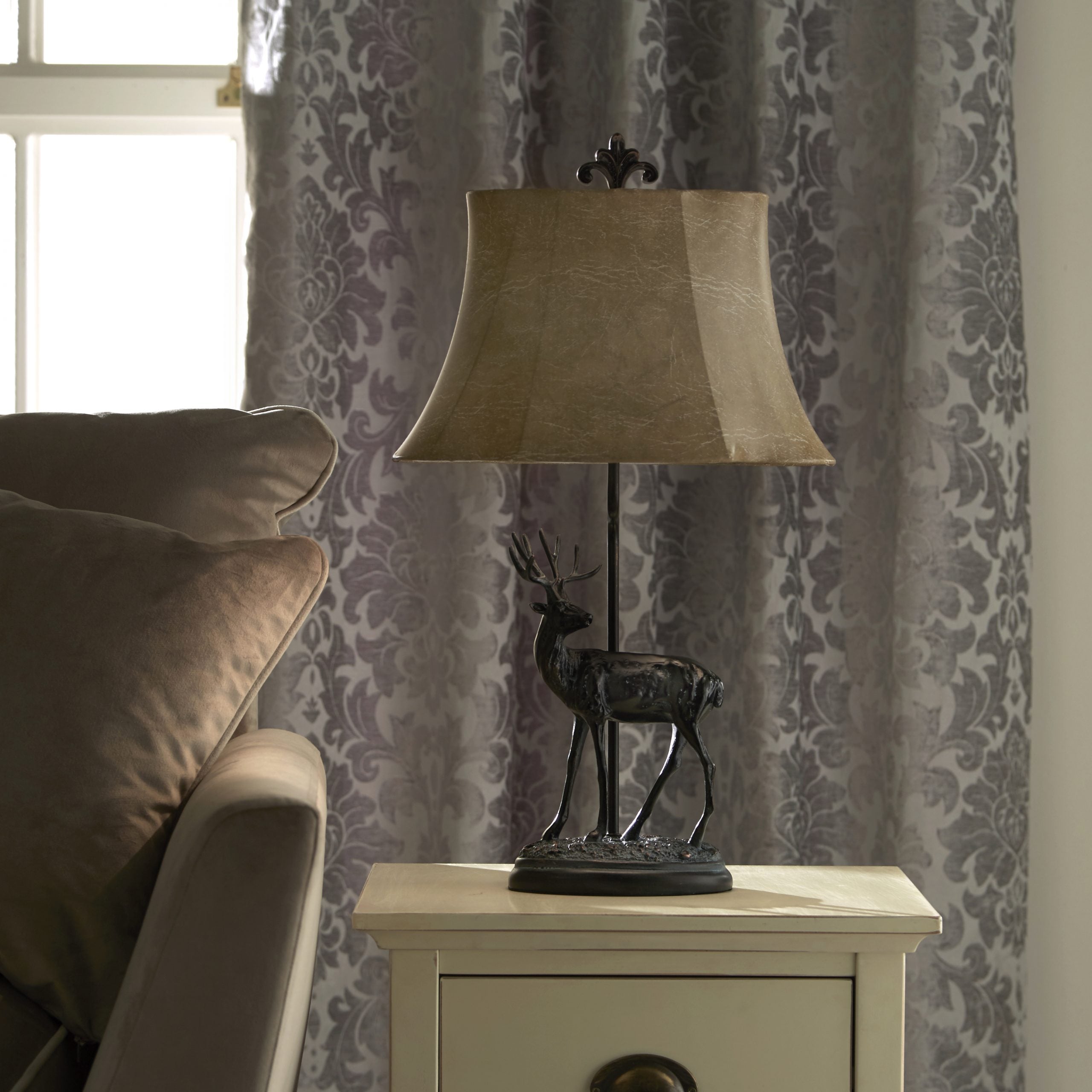 FALINE DEER RESIN BLACK TABLE LAMP WITH SHADE