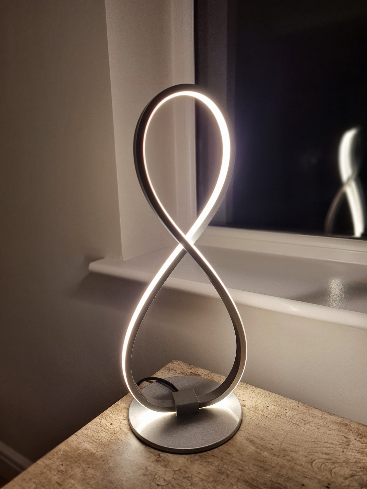 Contemporary Chrome LED Strip Infinite Table Tamp