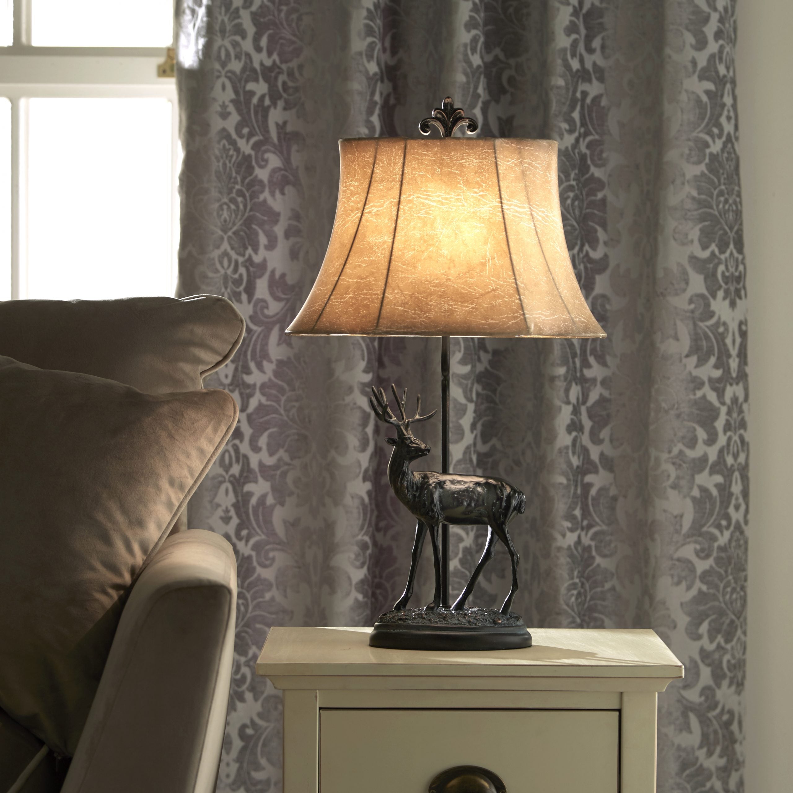 FALINE DEER RESIN BLACK TABLE LAMP WITH SHADE